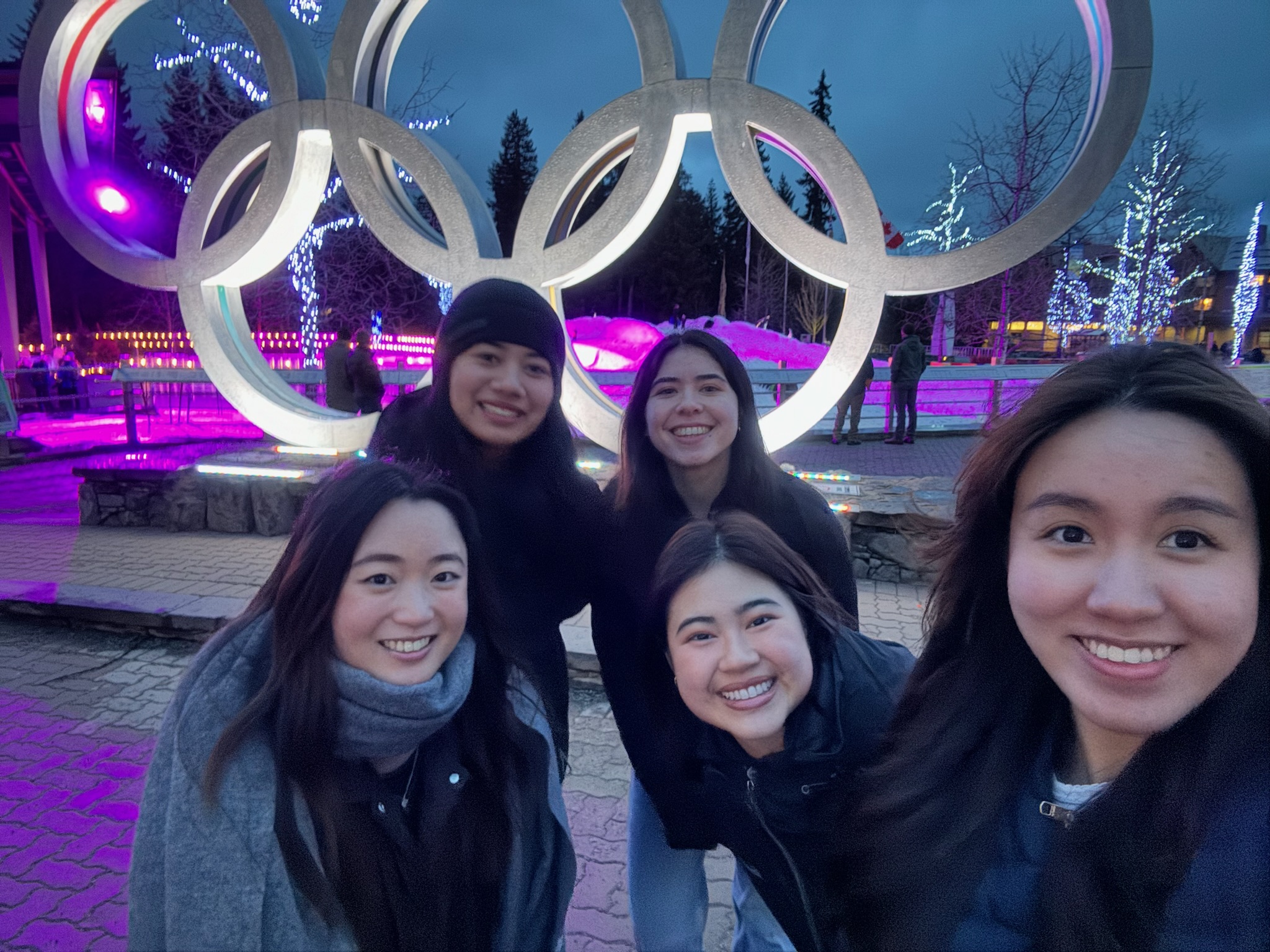 Mariel and friends at the Olympic rings